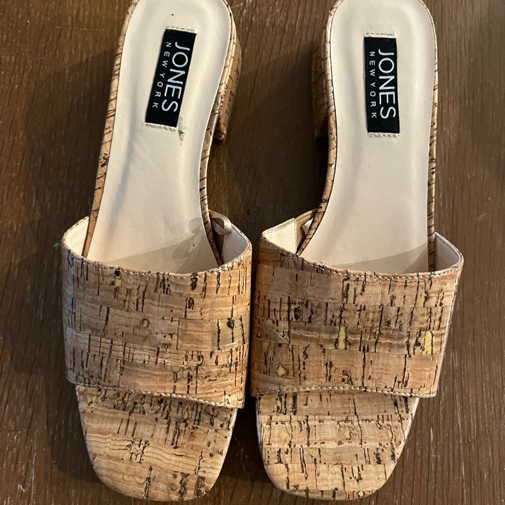 Jones of New York  shoes
